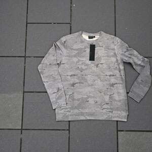 Mona B Gray Camouflage Print Crew Neck Sweatshirt, Men's Small, Casual Pullover